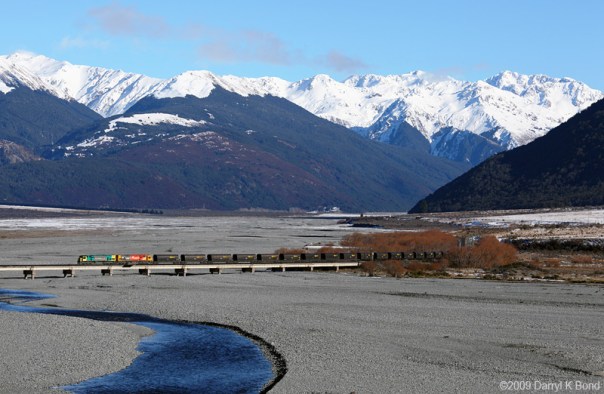 Midland-line-Waimakariri-river